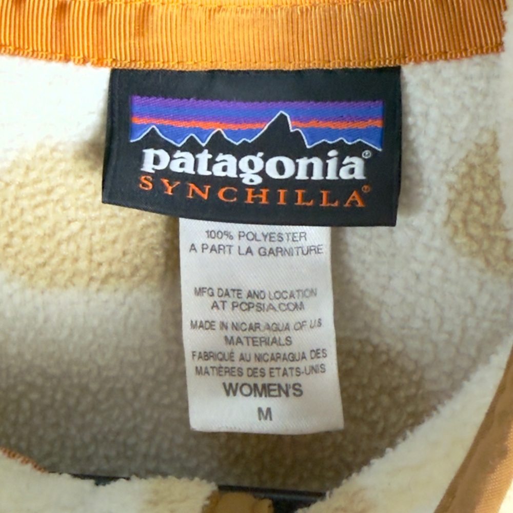Patagonia Synchilla Cream and Tan Polka Dot Pull Over Sweater - Picture 6 of 10